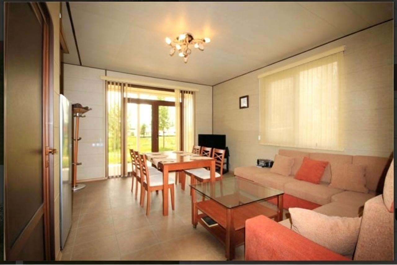 Apartment 10